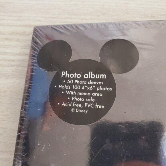 NWT Walt Disney World Four Parks One World Mickey Mouse Family Photo Album 4"x6" - Picture 5 of 6